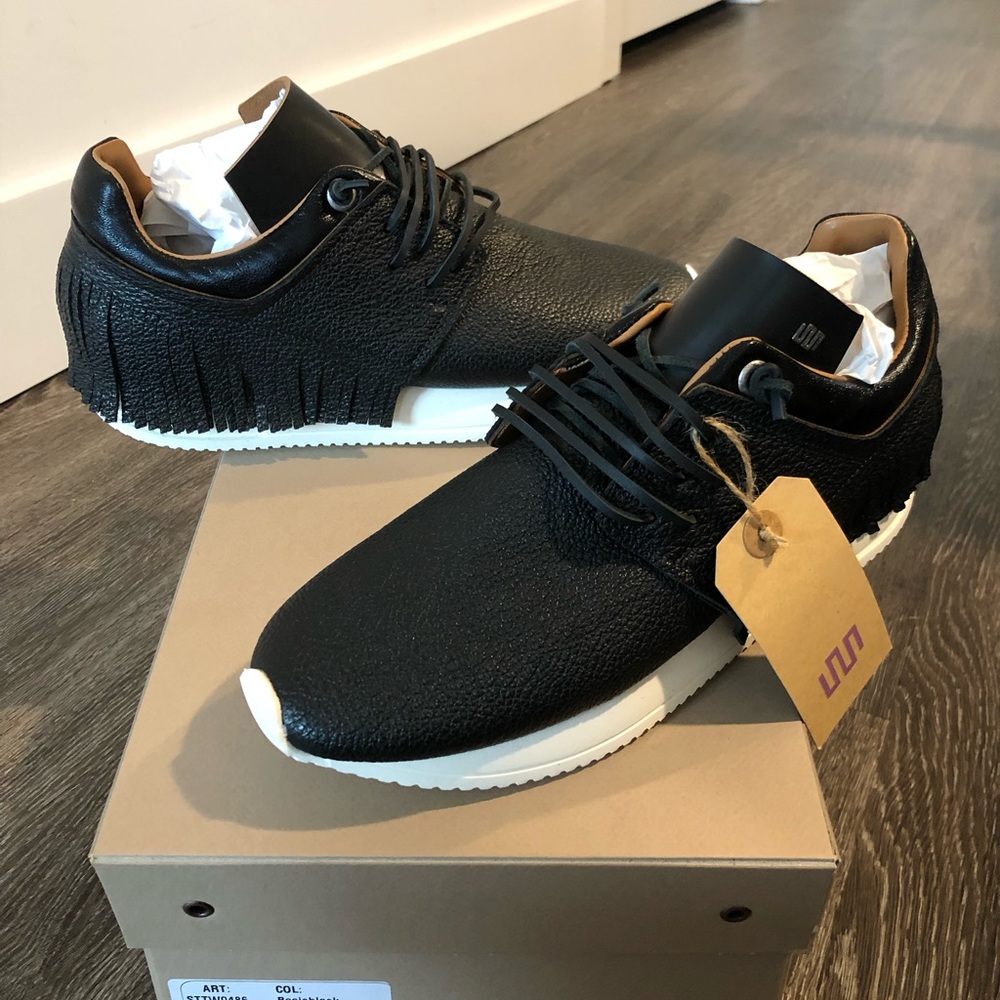 Never worn EsseutEsse Black sneakers